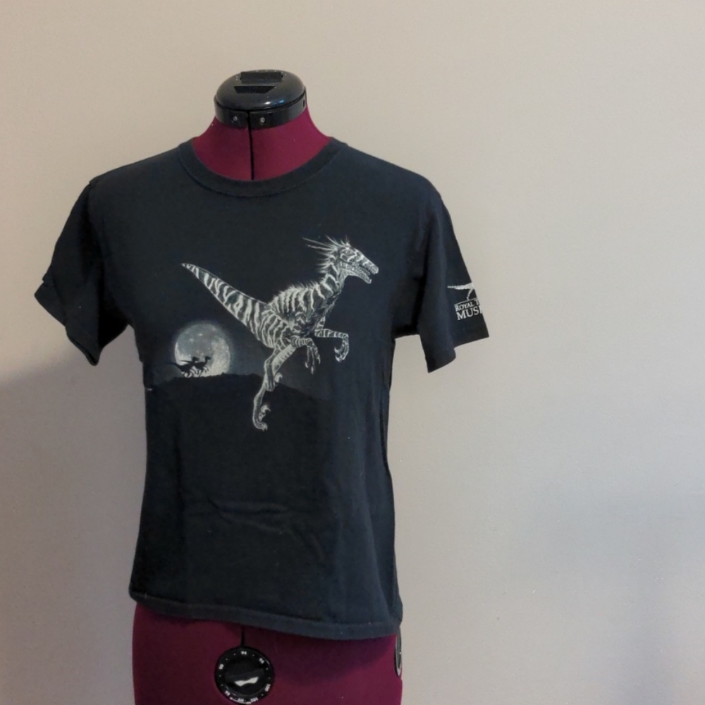 Youth royal Tyrell museum tshirt Glow in the dark!